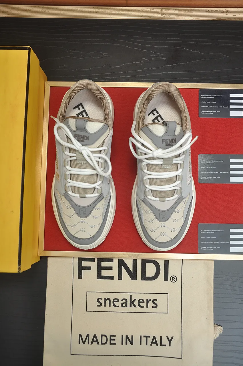 Men's shoes 💰600💶 [Fendi] The latest casual sports shoes 🔥 Many 💑 stars have the same style FD match. The original version is a one-to-one replica. Designer Kim Jones's first fendi match and Donkey brand Trainer basketball sneakers. Material: Original silk mesh. Lining: Breathable mesh. Packaging: Original 1:1 matching high-end packaging. Size: 38-45 (45 is custom-made and cannot be returned or exchanged)